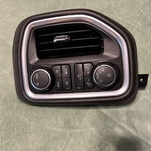 Rear Passenger Climate Control Vent Assembly - Black with Silver Trim